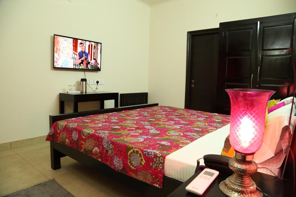Saket Inn Jaipur Bagian luar foto