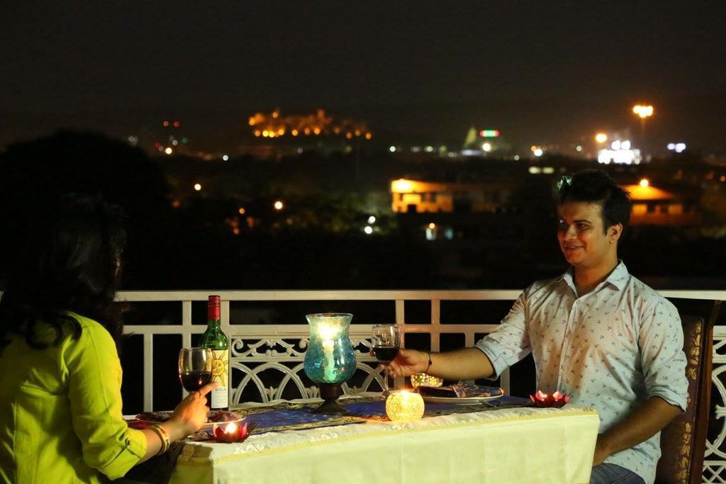 Saket Inn Jaipur Bagian luar foto