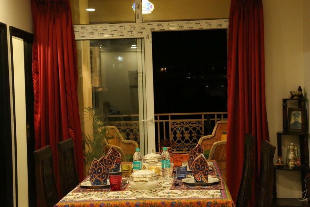 Saket Inn Jaipur Bagian luar foto