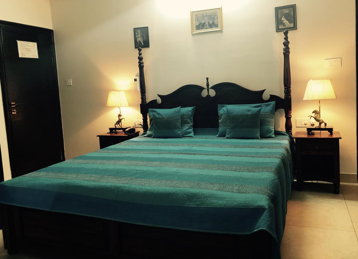 Saket Inn Jaipur Bagian luar foto